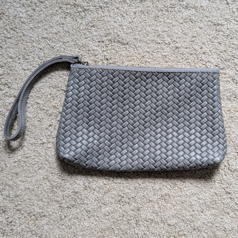 Roots leather wristlet pouch woven in Quartz